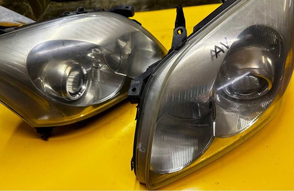 Фары  Toyota Avensis  T25 (Тойота Авенсис), оригинал, привозное