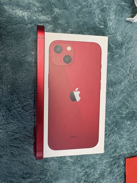 Vand iPhone 13 utilizat