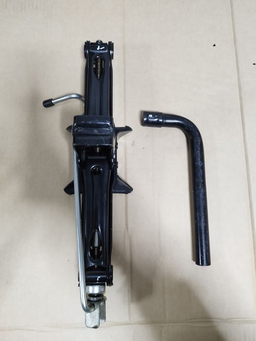 Cric+cheie prezoane Dacia Duster