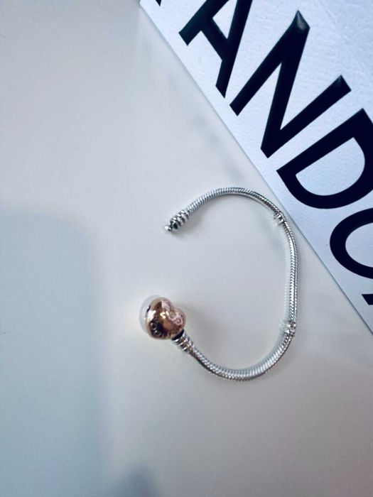 Гривна пандора със покритие сърце от розово злато