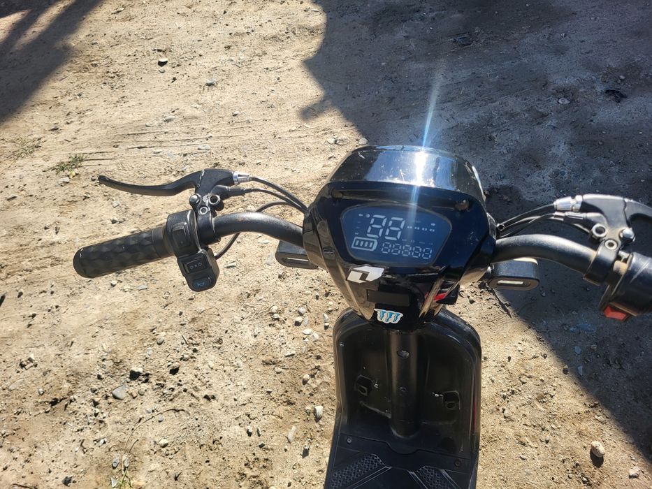 Продаю скутер ск 8