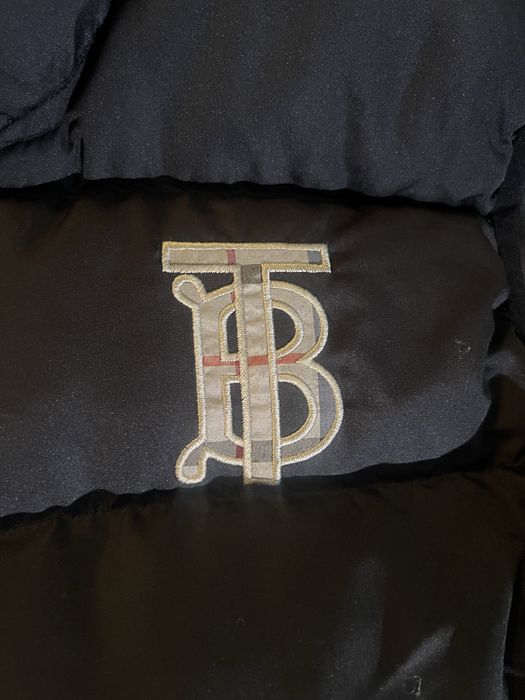 Оригинален елек Burberry с QR код