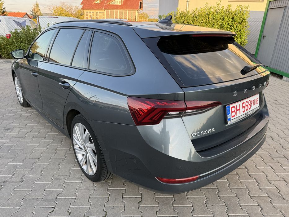 Skoda Octavia 1.5tsi-150cp 2022 full led/matrix/keyless/ACC/virtual/lane+side assist/camera/ambiental/tableta mare/CANTON/alcantara/moduri condus/18‘
