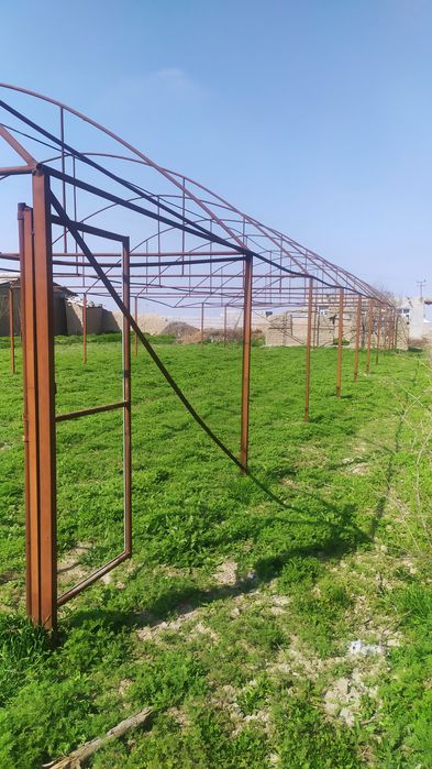 Parnik bor sotiladi 2sotix