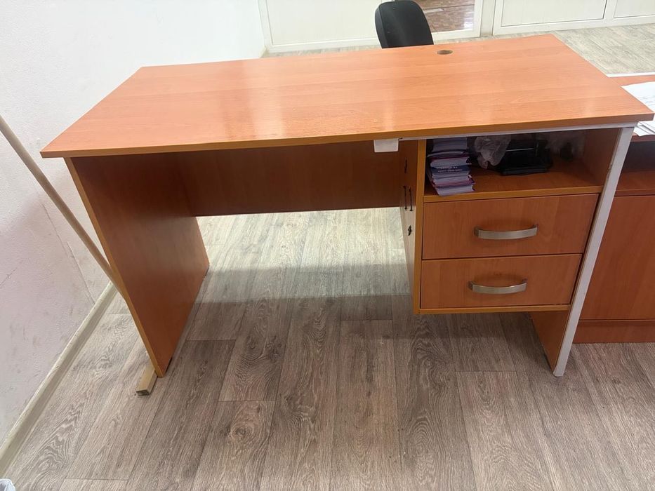 Продается стол для офиса