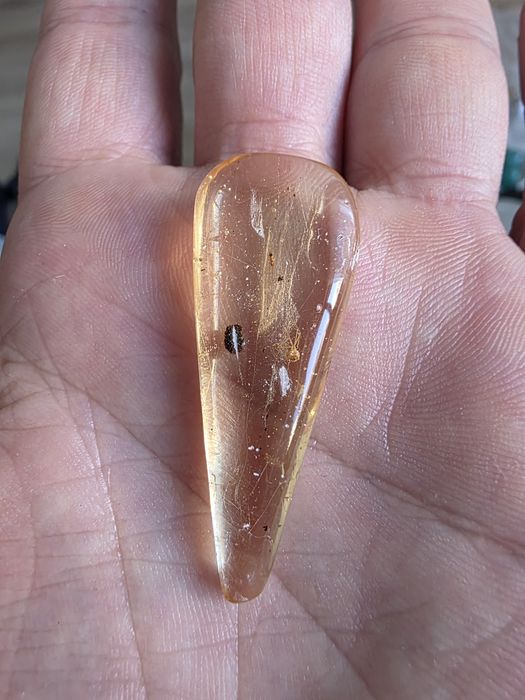 Chihlimbar natural – Madagascar – Pietre slefuite