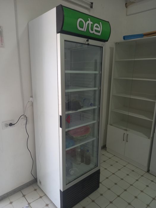 Холодильник сотилади