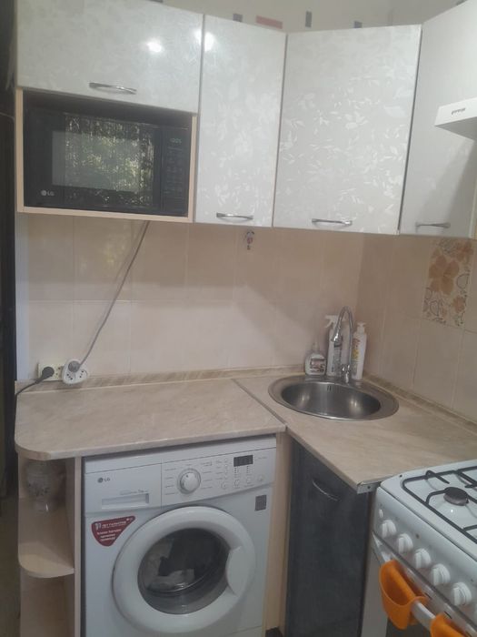 Продам кухонный гарнитур только с плитой