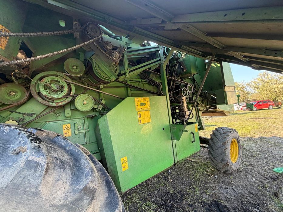 Combina John Deere 2056