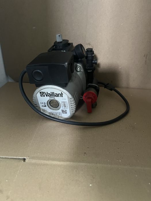 Pompa recirculara vaillant in stare perfecta de fuctionare