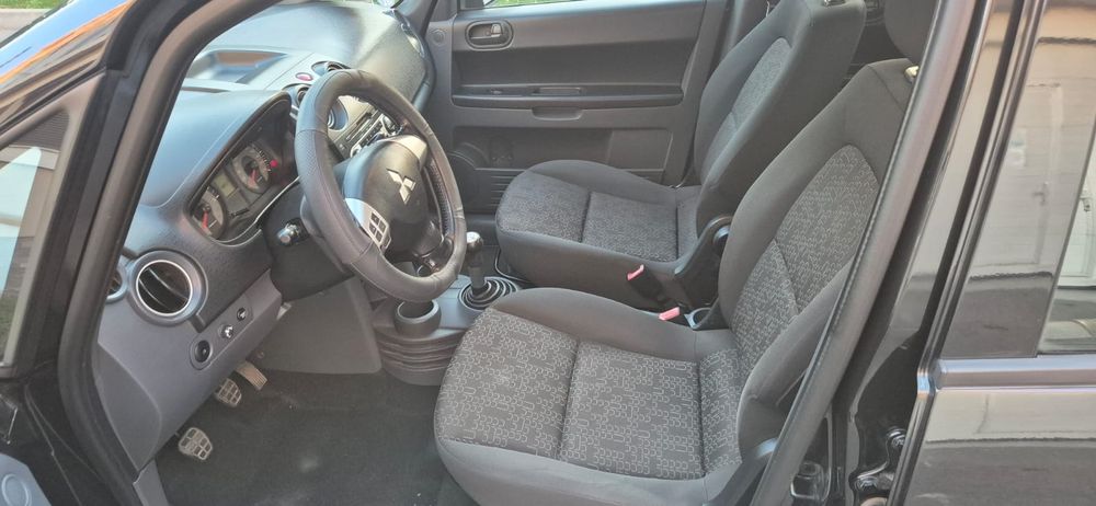 MITSUBISHI  COLT, fabricatie 2011, 1.3 benzina euro 5, 2300 euro.neg.
PRET 2450 EURO.NEG.