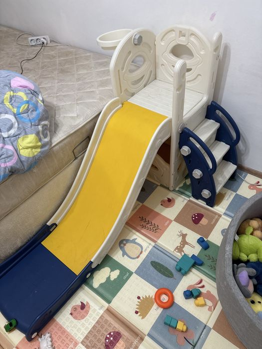 Продам горку детскую игровую