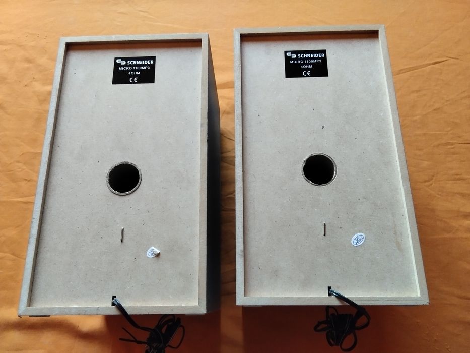 страхотни трилентови тонколони Шнайдер 2х40 максимална мощност