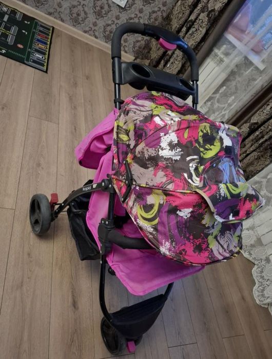 Продам детскую прогулочную коляску