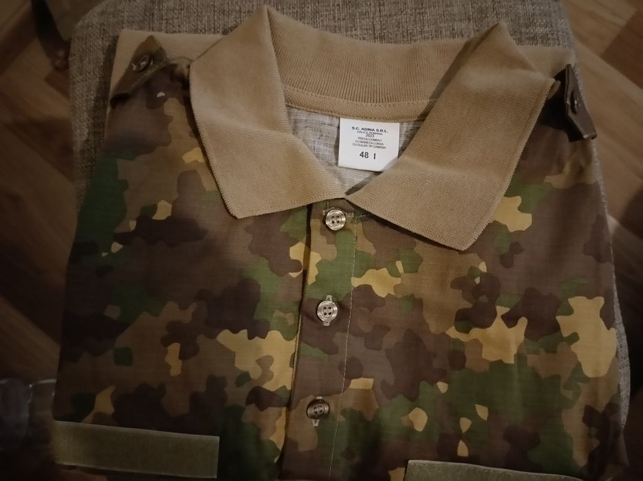 Vând tricouri combat, cu guler. Diferite mărimi. Mânecă scurtă/lungă