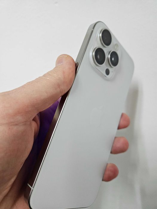 iPhone 15 Pro Max 1 Tb 88% bateria.