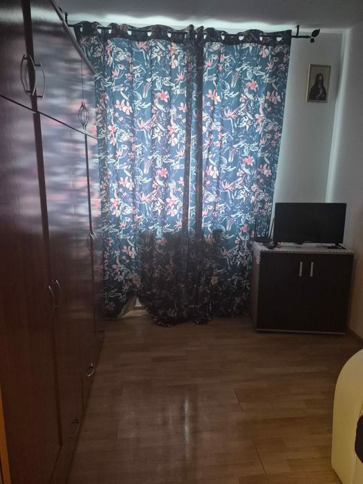 Inchiriez garsoniera