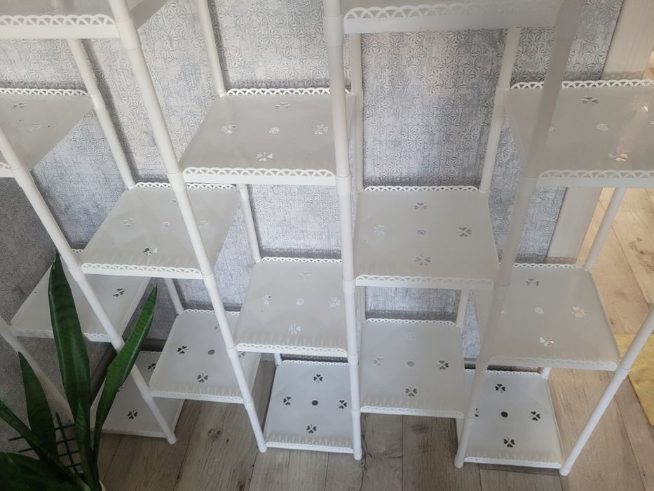 Продаю полку для цветов