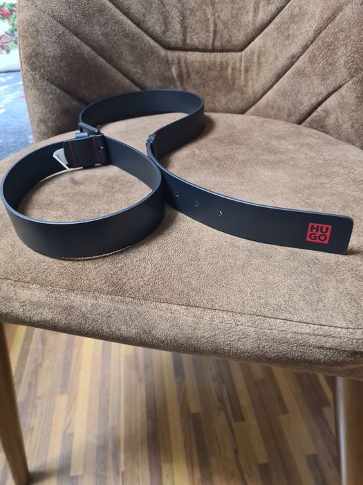 Vand curea Hugo cu 2 fete