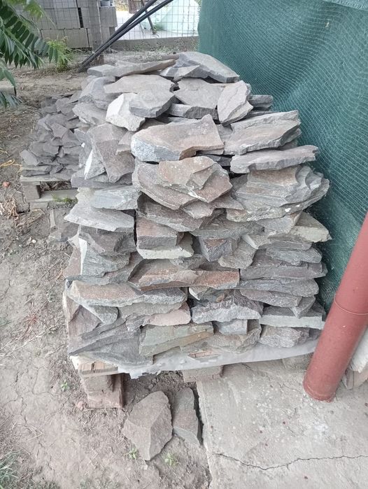 Vând piatră naturală