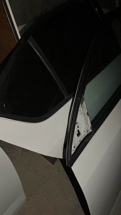 Продам двери оригинал skoda octavia