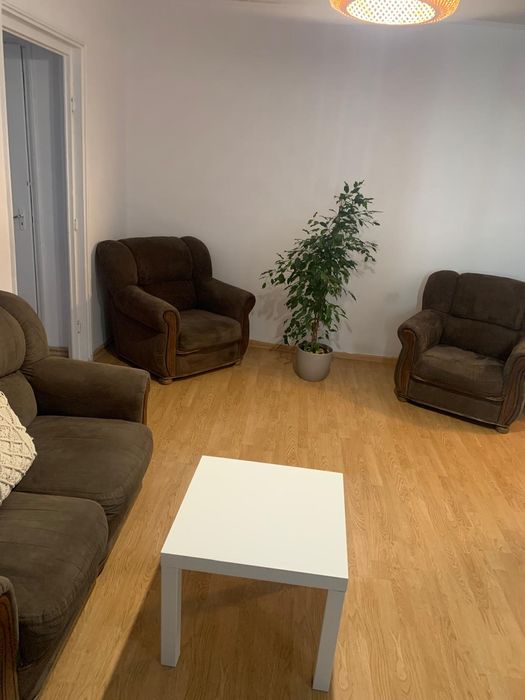 Închiriez apartament