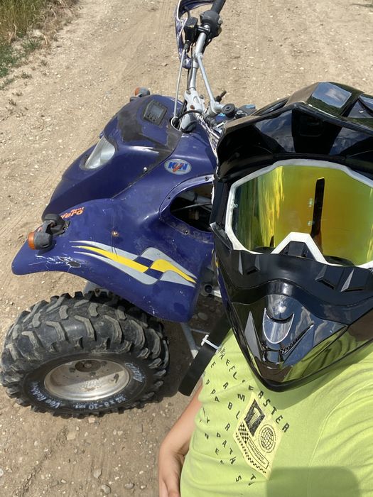 Vînd atv de 250 cc