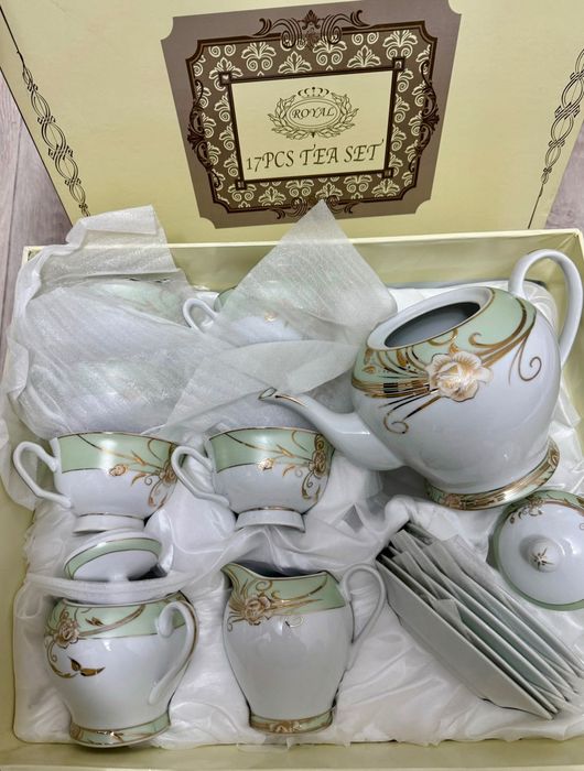 Продаю новый чайный сервис 17 предметов на 6 персон