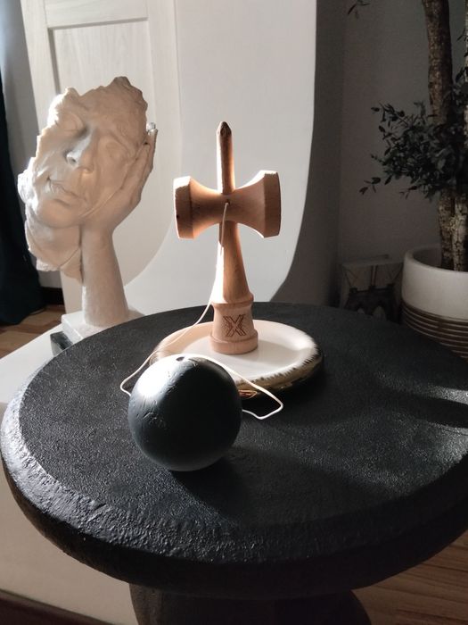 Kendama X, lemn.