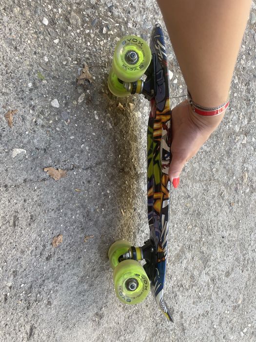 Пени борд налични 2 бр със светещи гуми