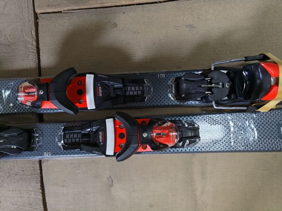 Schiuri Dynastar Speed 563 (170 cm) + Legături Look NX 12 - NOI, SIGILATE
Descriere: