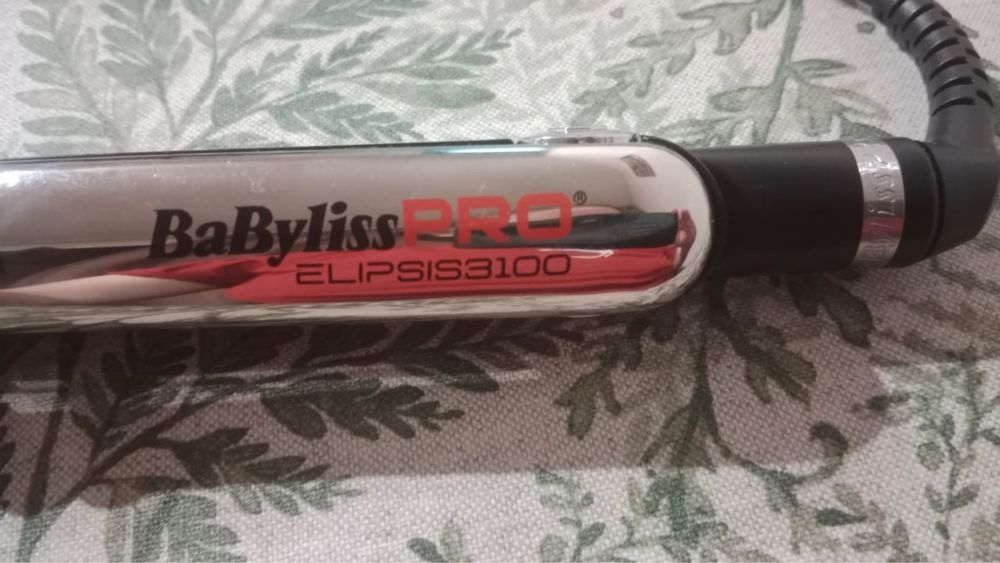 Профессиональный выпрямитель и плойка в одном