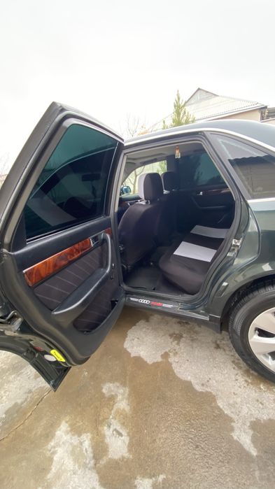 Зеленный Audi A6