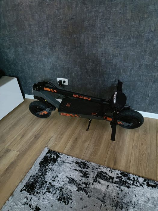 Vând trotineta electrica