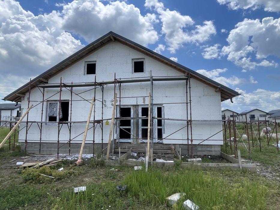 Vand casa ,P+pod, 2 dormitoare, 2 bai, Pantelimon , Dobroesti