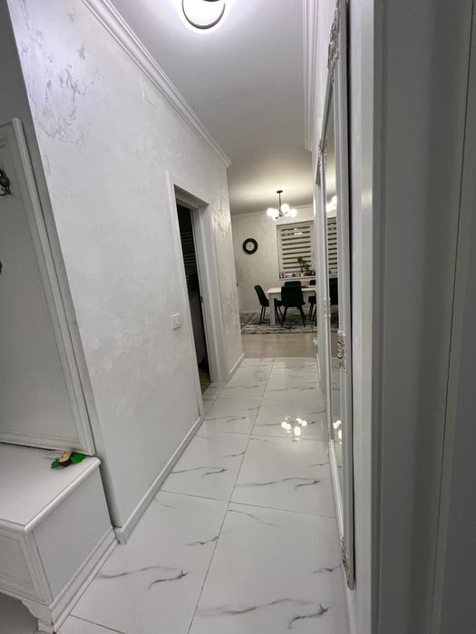 Vand apartament 3 camere,Prima Universitatii