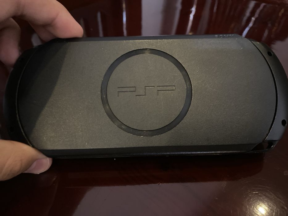 PSP street (E1008) в хорошем состоянии 20+ игр