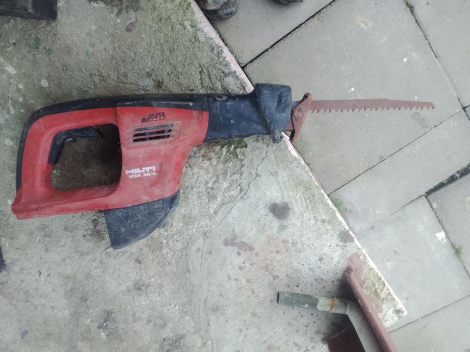 Ferestreu hilti.