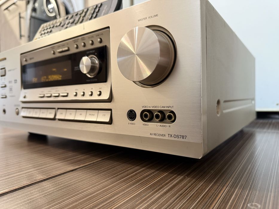 Onkyo TX-DS757 Мощен ресивър