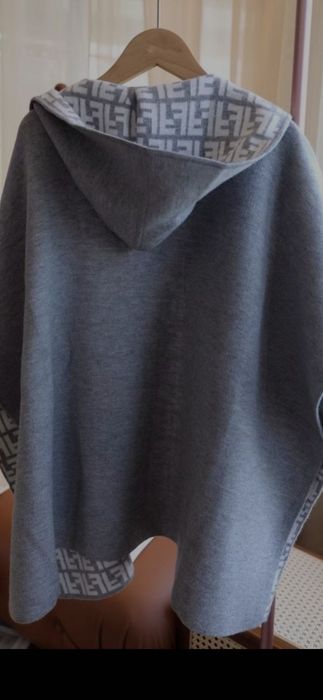 Poncho Fendi, model 2026, 4 modele