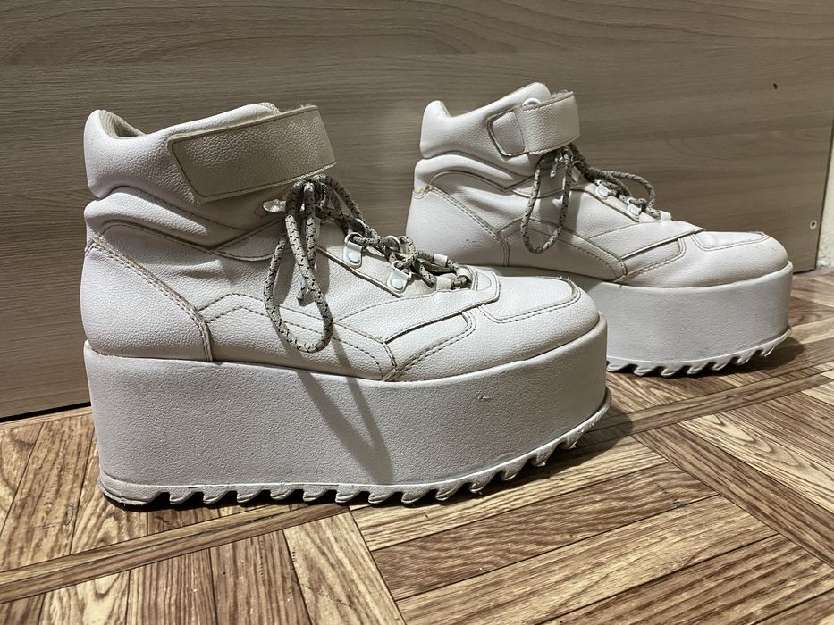 Продаю обувь на платформе