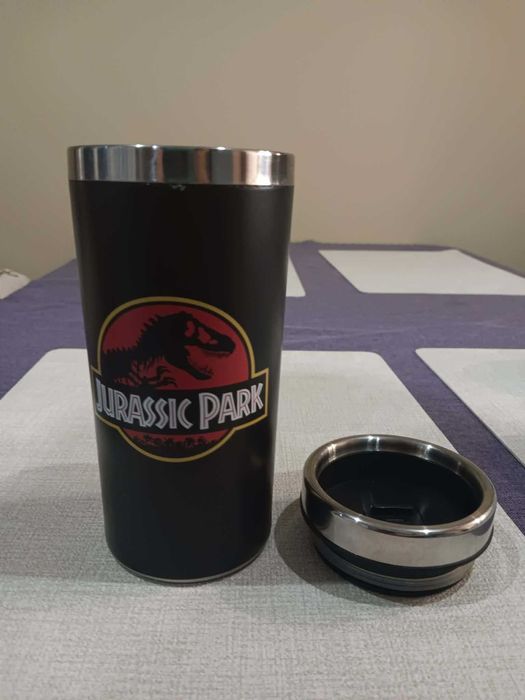Чисто нови! Маркови термочаши Buydeem (720 ml) и Jurassic Park Paladone (450 ml)