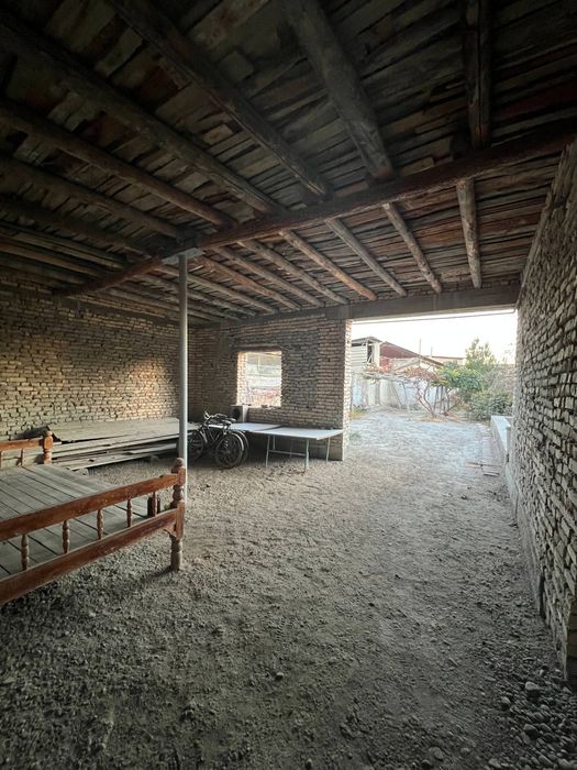 Hovli sotiladi 14 sotixli