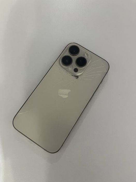 Продам оригинальный iPhone 14 Pro на 256 ГБ.