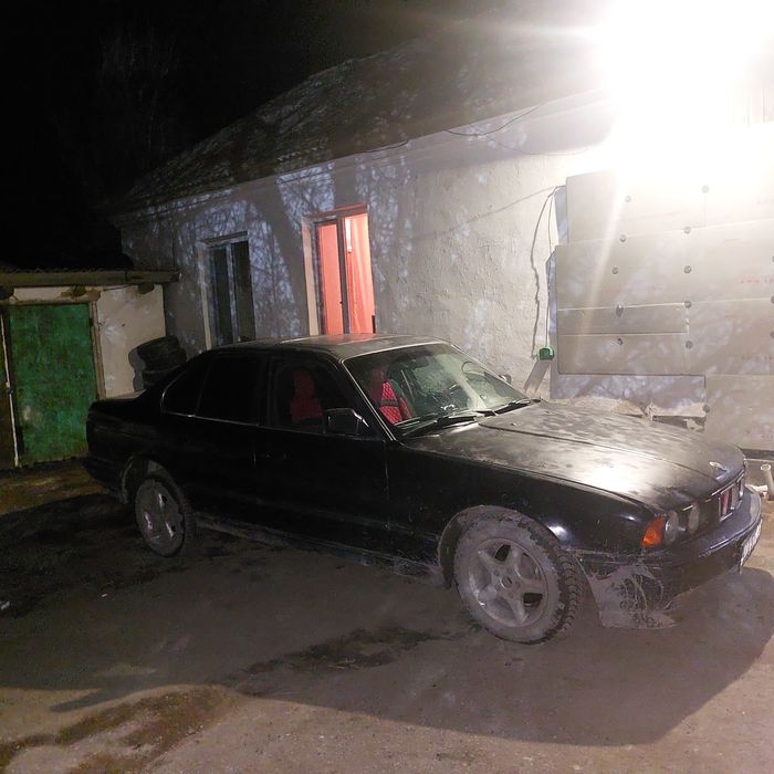 Продаётся BMW E34.