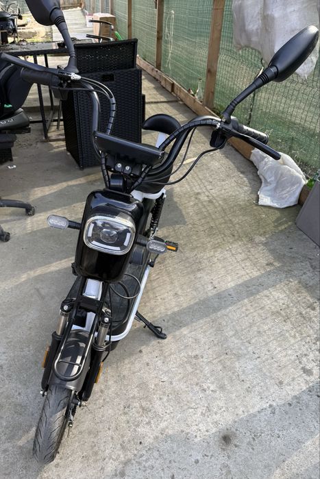 Vand scuter electric