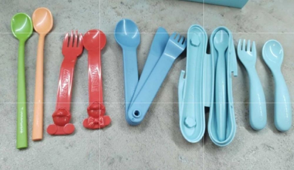 Tupperware детски бутилки, купички, прибори  за хранене