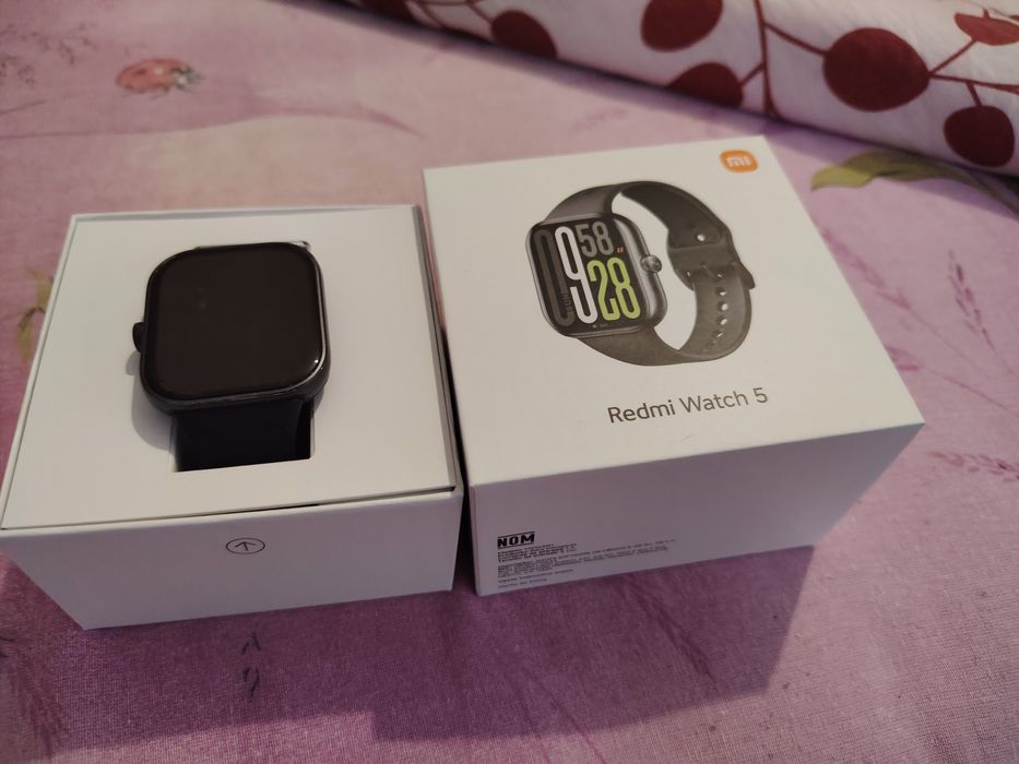 Продавам смарт часовник Redmi Watch 5