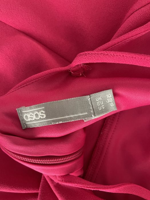 Къса вечерна рокля