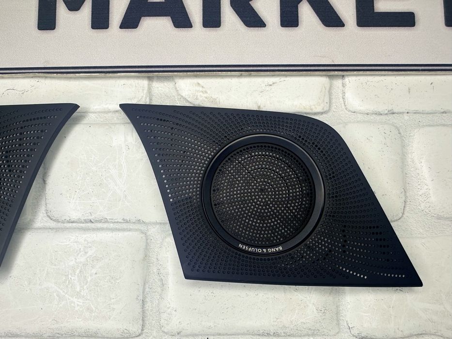 Решетки табло BANG&OLUFSEN AUDI Q5 SQ5 8R 8R0857228A 8R0857227A